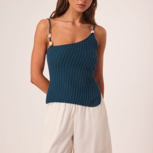 DESI OPEN BACK TOP